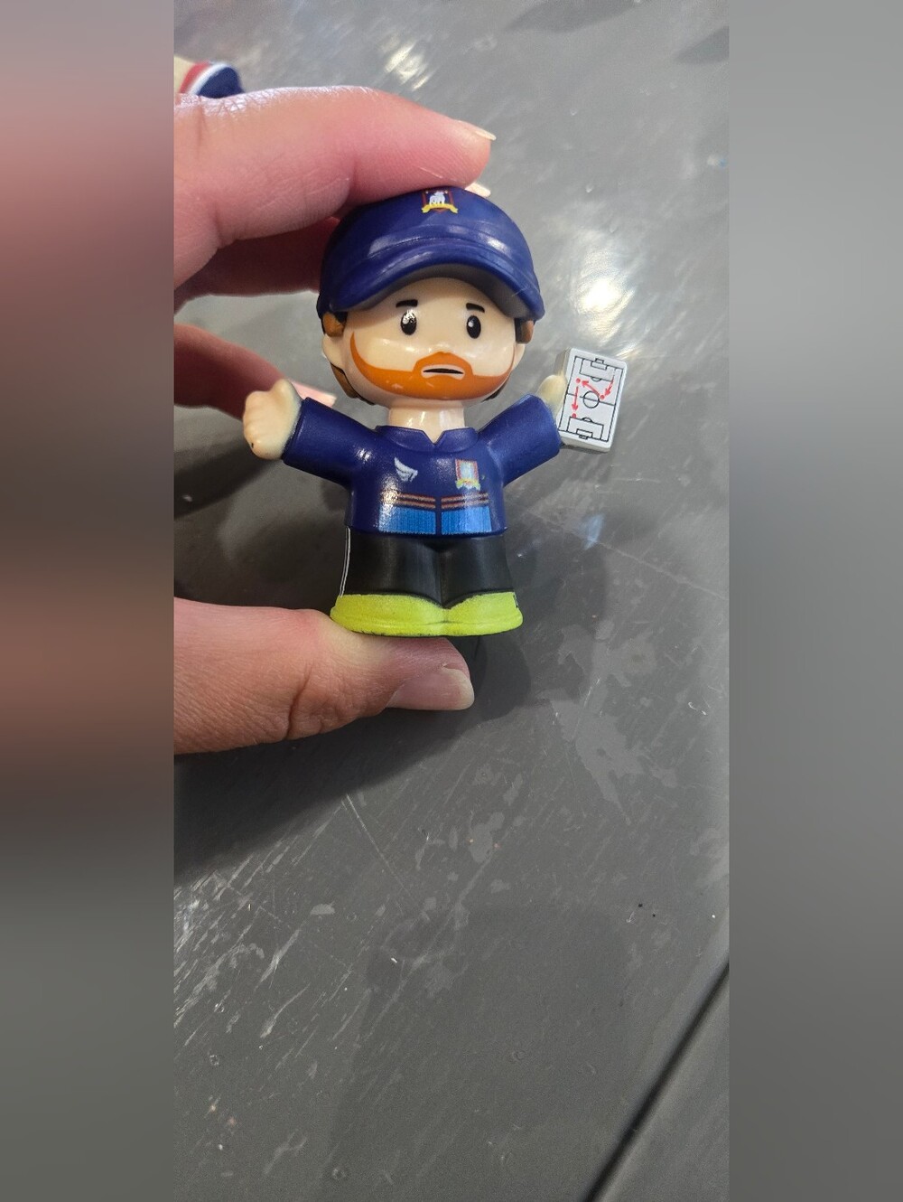 Little People Collector AFC Richmond Figure Set - Multicolor - Picture 7 of 9